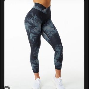 Alphalete Surface Power Leggings